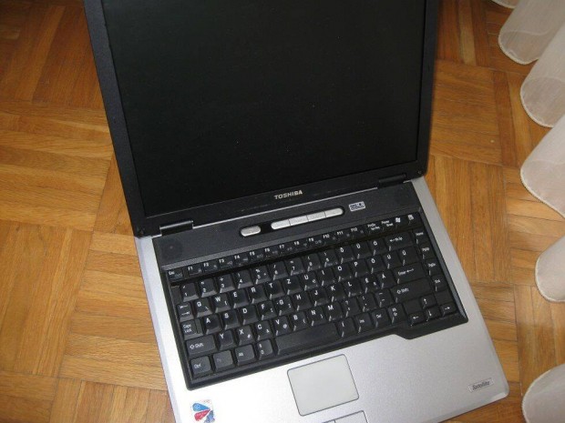 Toshiba Satellite laptop notebook alkatrésznek