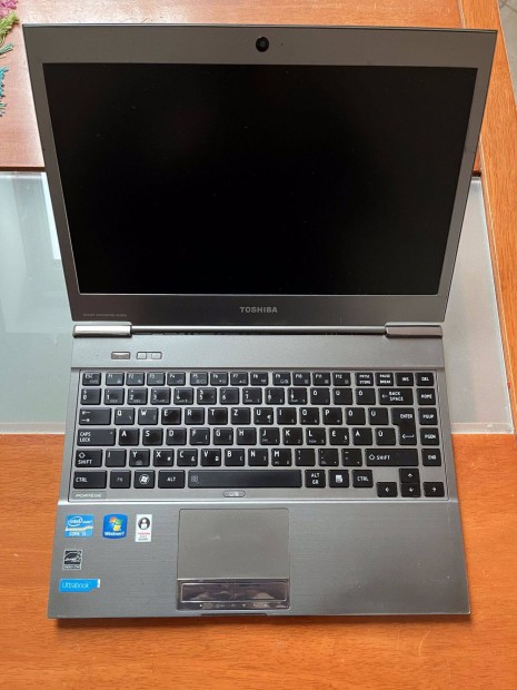 Toshiba Z830 Ultrabook Intel Core i5 256SSD 6GB Ram