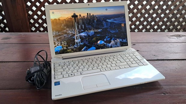 Toshiba, notebook, laptop, Pentium 2020M, 8gb ddr3, 120gb ssd, 15.6