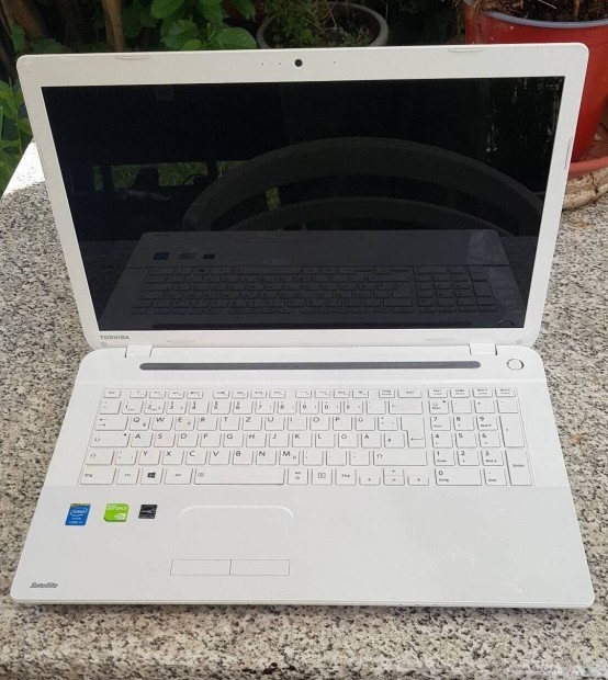 Toshiba c75 i5 17,3 hibs laptop 