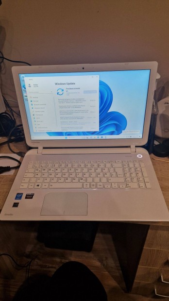 Toshiba core I5 laptop ssd