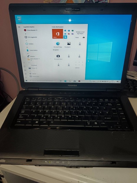 Toshiba s Asus laptopok