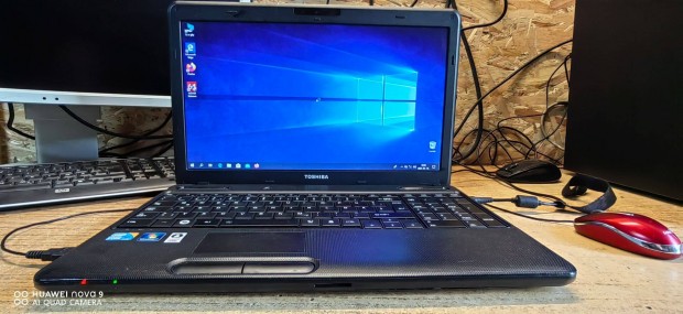 Toshiba i3 4x2400mhz,4gb DDR3,250gb,Webcam,Wifi