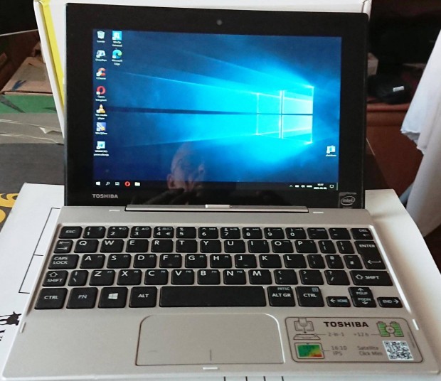 Toshiba satellite click mini