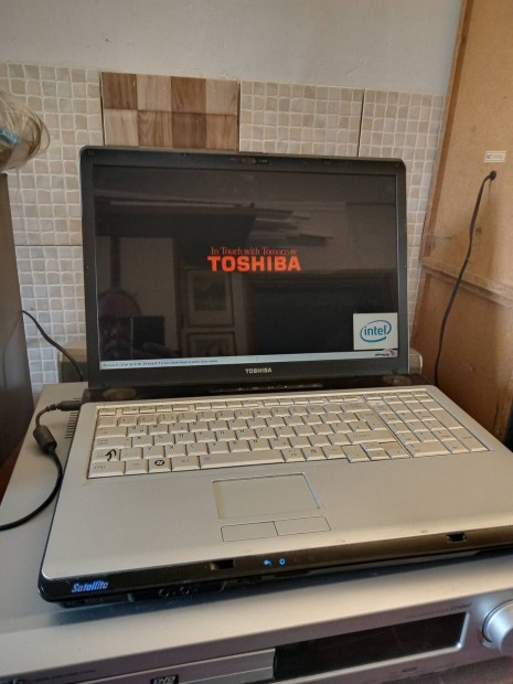 Toshiba satellite p200-16j core 2 duo intel 17" wifi laptop
