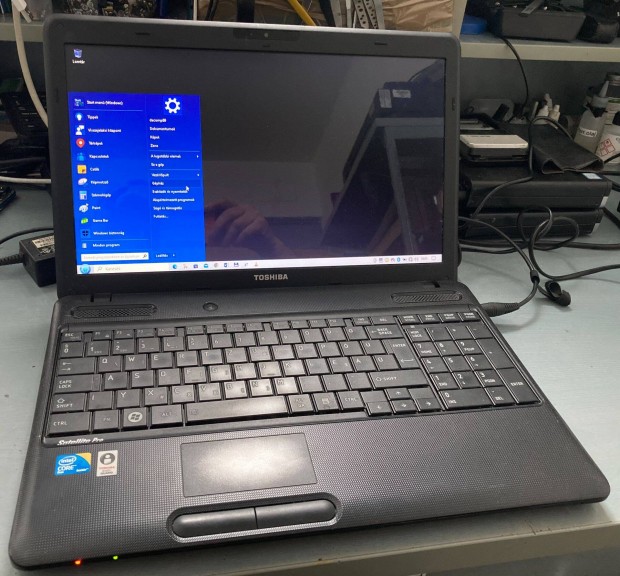 Toshiba satellite pro c660 intel T6670, 4GB, 128GB ssd