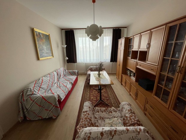 T�v�roson 2 szob�s, erk�lyes lak�s elad�