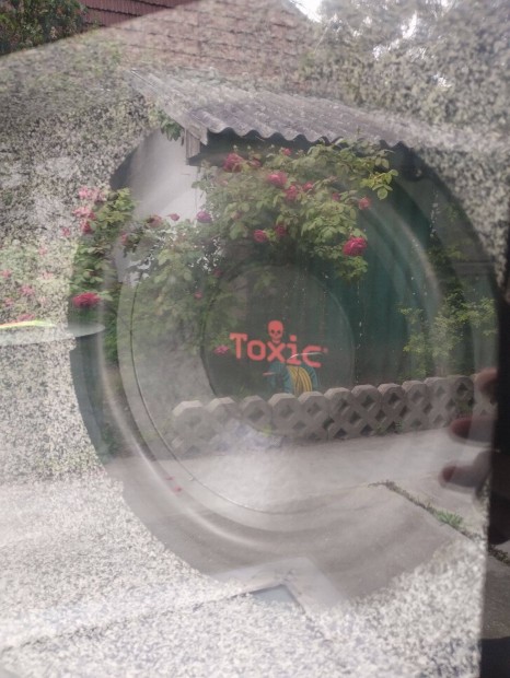 Toxic 500W m�lyl�da m�lynyom� subwoofer