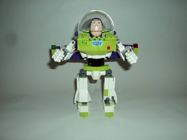 Toy Story LEGO 7592 pts egy Buzzt