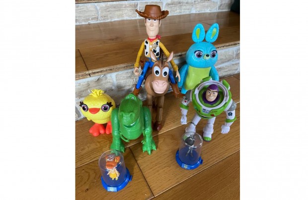 Toy Story figurk kszletben eladk