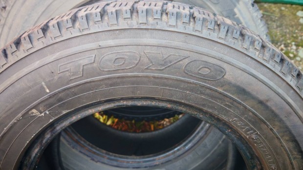 Toyo 15C Tli gumi garnitra.