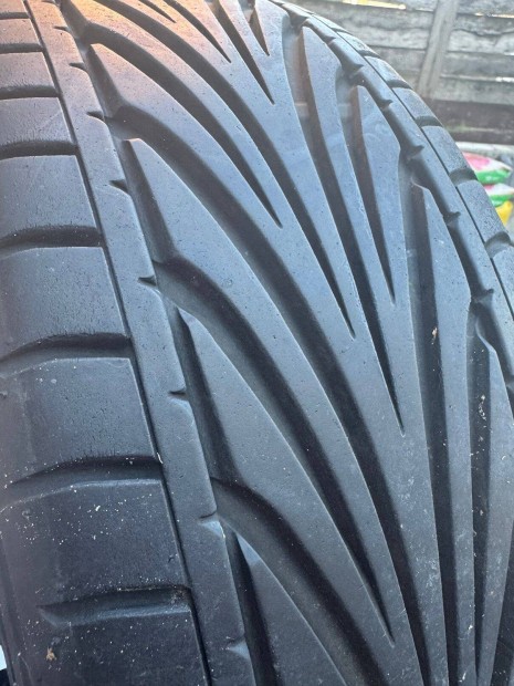 Toyo 15" nyári autógumi eladó