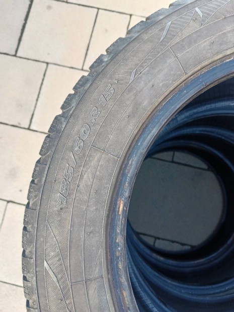 Toyo 185/60 R15 téli gumi