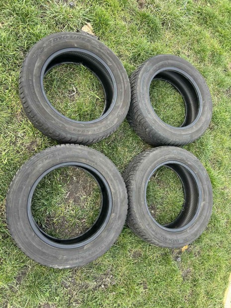 Toyo 205/60 R16 téligumi garnitúra