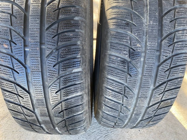 Toyo 215/60R16 tli gumi 2db