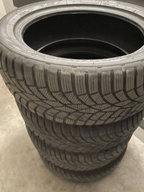 Toyo 225/50/18 teli gumi