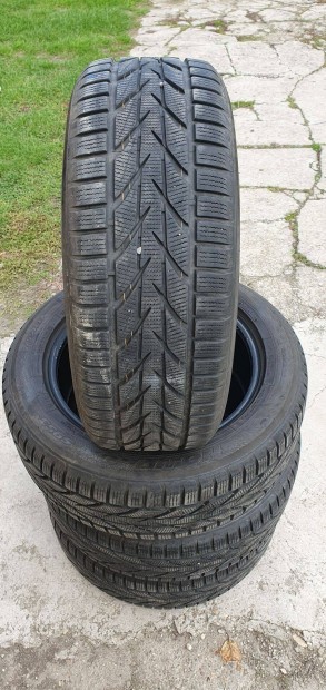 Toyo 225/55R17 tli gumi