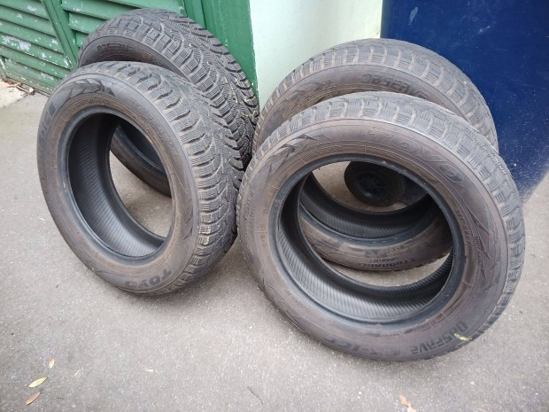 Toyo Observe G3 ICE Szinte új téligumi szett (185/65/R15 88T)