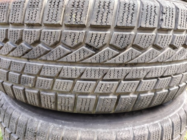 Toyo Open Country 4 db téli gumi 215/60 R17