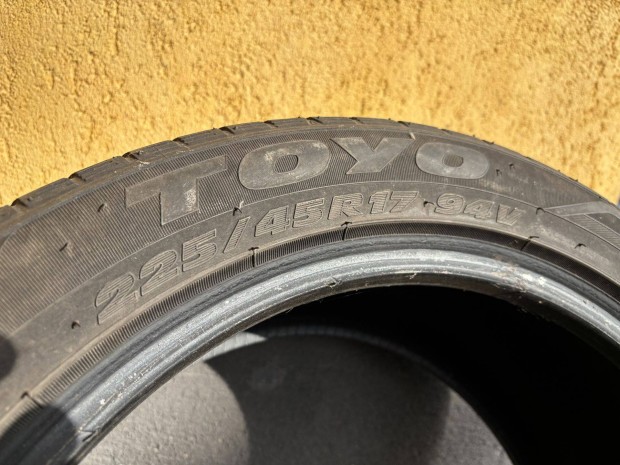 Toyo Proxes CF2 225/45 R17 ny�ri gumi 1db