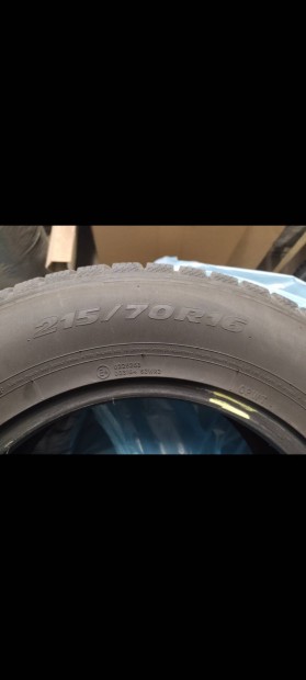 Toyo R16 215/70