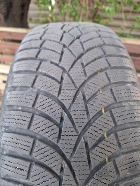 Toyo Tires Observe 215/55/17 téli gumi