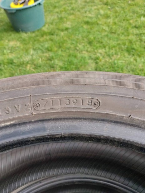 Toyo ny�rigumi 215 50 R18