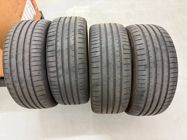 Toyo proxes 215/45 R18 nyári gumi 4 db