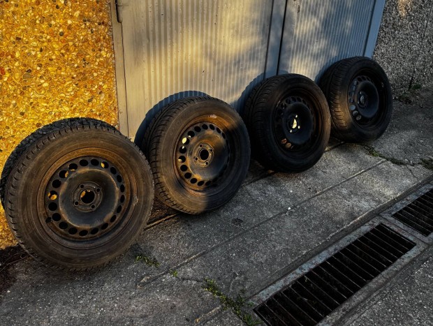 Toyo snowprox 185/60 R15 téligumi + lemezfelni