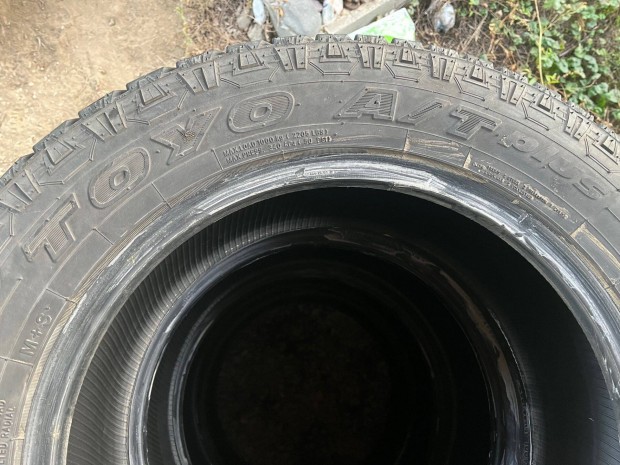 Toyo tli gumiabroncs 235/65R17