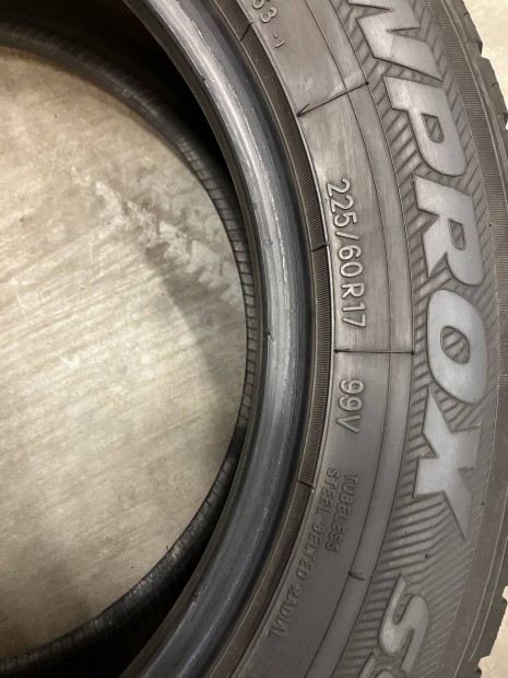 Toyo tligumi 225/ 60 R 17 