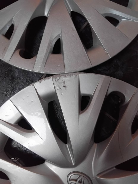 Toyota 15" Gyri dsztrcsa 
