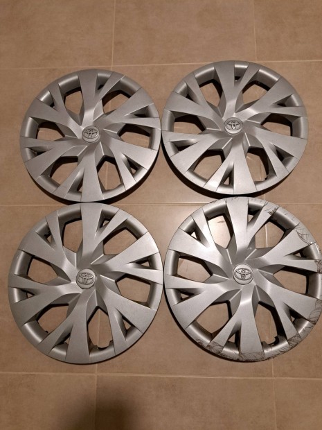 Toyota 15", gyri dsztrcsa-szett 