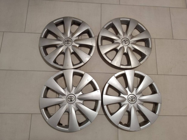 Toyota 15 collos dísztárcsa szett, 15"