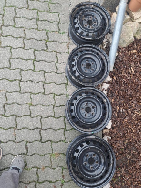 Toyota 16" 5x114.3 lemezfelni
