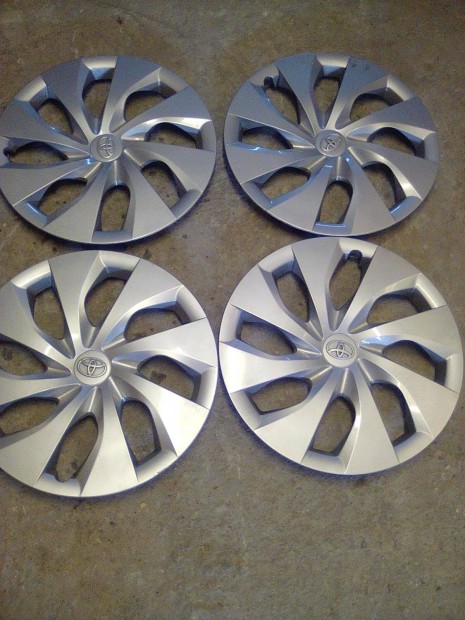 Toyota 16" Gyri Dsztrcsa 