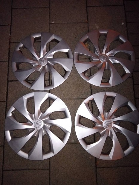 Toyota 16" Gyri Dsztrcsa 