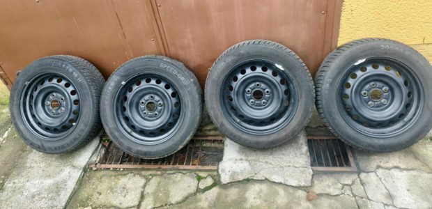 Toyota 16" felniszett, 205 / 55 R16 Semperit Speedgrip t�li gumikkal,