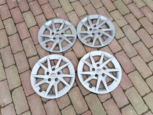 Toyota 16"-os gyri dsztrcsa