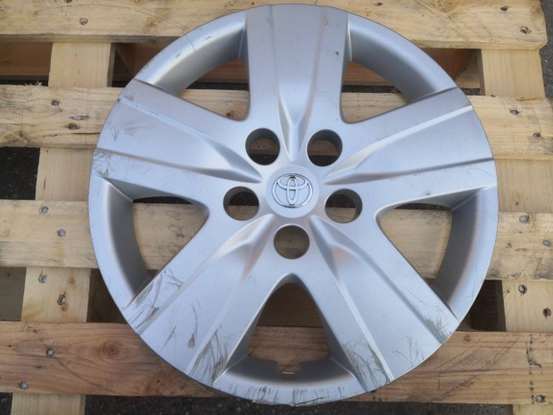 Toyota 16-os gyári dísztárcsa 1db