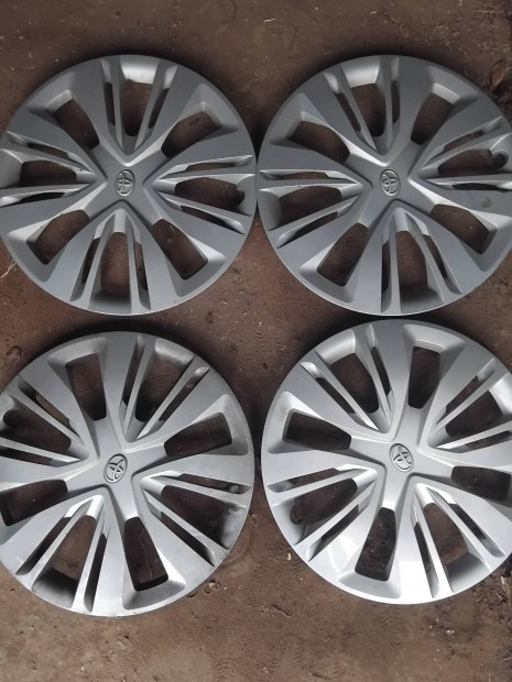 Toyota 17" Gyri dsztrcsa 