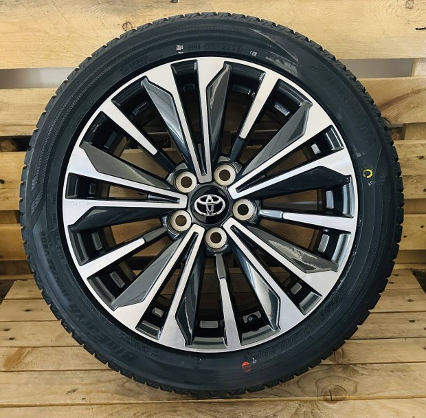 Toyota 17es téli szett 5x114,3 Corolla Auris Tpms Új