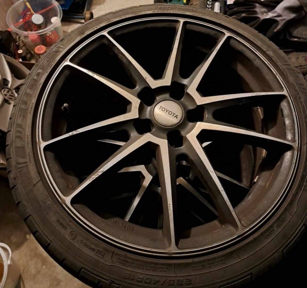 Toyota 18" felni garnitúra eladó!