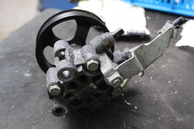 Toyota 1ZZ motor 1.8B Szervószivattyú 32100