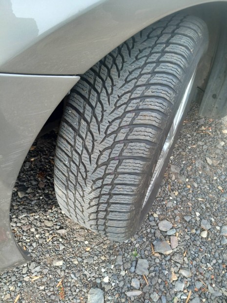 Toyota 205/55 r16 téligumi felnivel