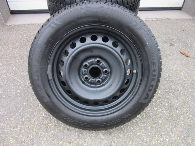 Toyota 5x114,3 aclfelni 215/60 R17 Fulda tli gumival elad