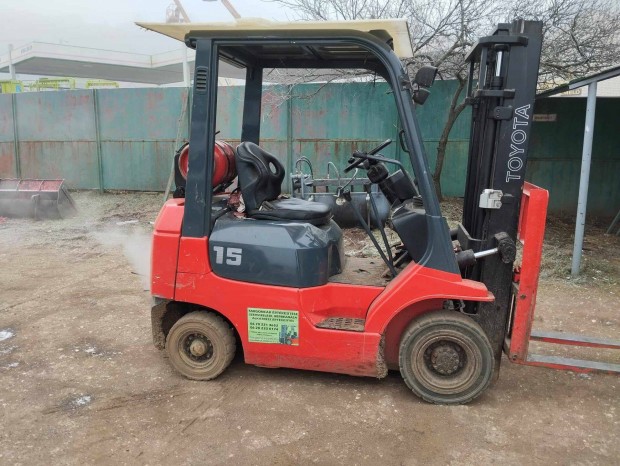 Toyota 7FGL-15; 1,5 tonn�s g�z�zem� targonca elad�