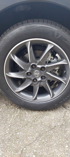 Toyota Alufelni 5X114,3 plusz tli gumi 215/60R17