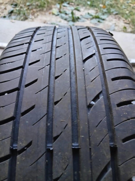 Toyota Auris 195/60R15 88H 4 db gumi+alufelni