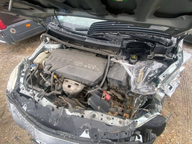 Toyota Auris 1.33 E150 ablakmos tartly